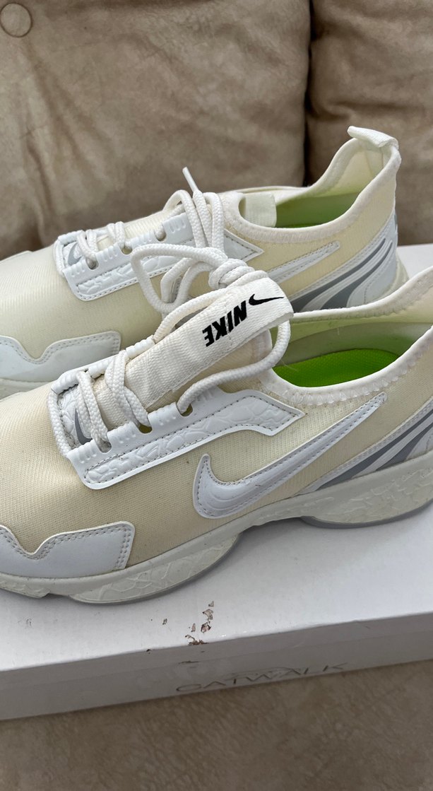 Beyaz Bağcıklı Kadın Spor Ayakkabı - Görsel 3