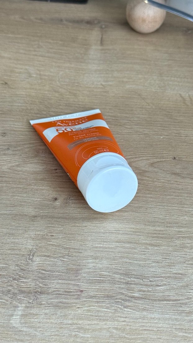 Avène SPF 50+ Tonlu Güneş Kremi 50 ml - Görsel 4