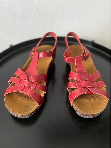 Deichmann Hakiki deri bordo sandalet