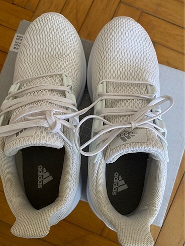 38 Beden beyaz Renk Adidas yazlık spor ayakkabı