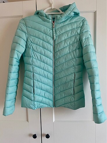 Guess şişme mont