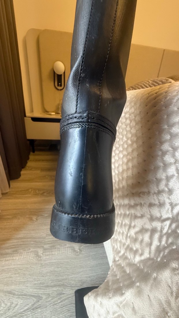 Burberry İkonik siyah antrasit tarz çizme — görsel 7/10