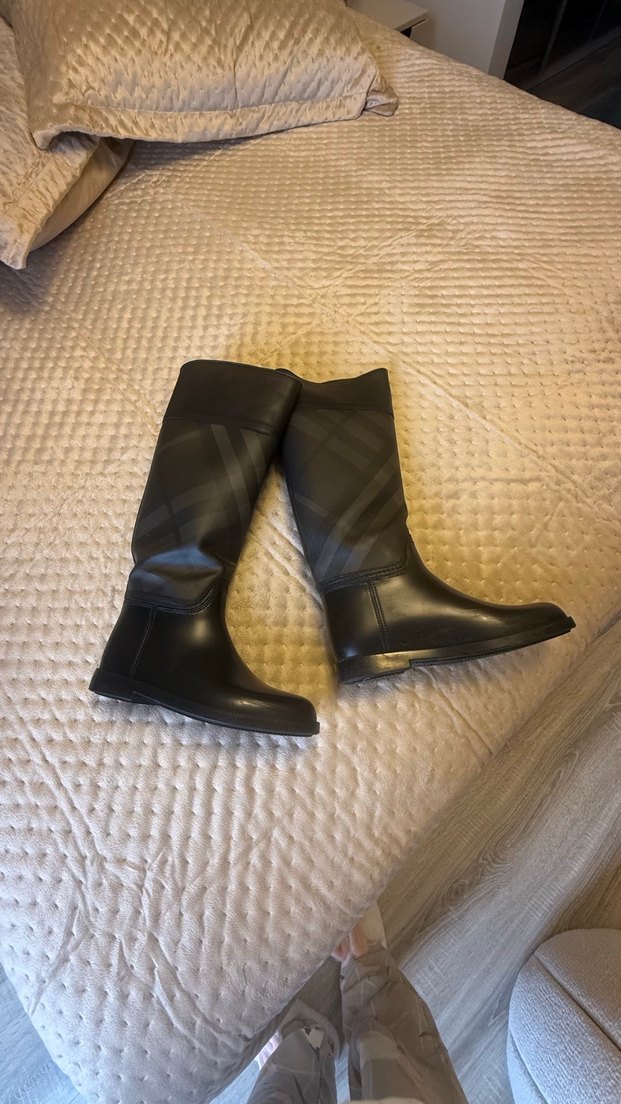 Burberry İkonik siyah antrasit tarz çizme — görsel 2/10