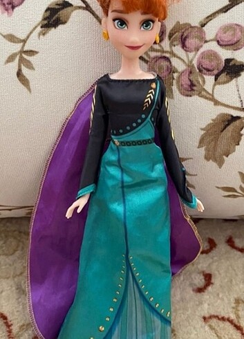 Disney Frozen 2 Işıltılı Kraliçe Anna
