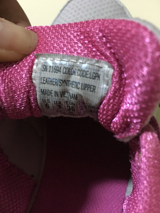 36 Beden Skechers spor