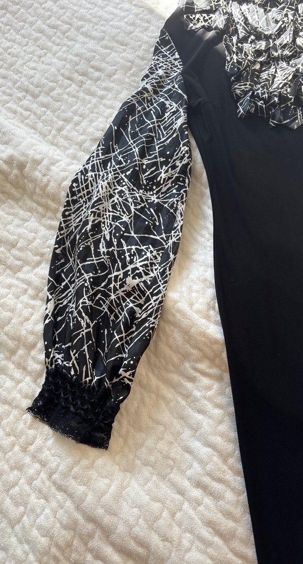 Desenli Siyah Uzun Kollu Gotik Elbise - Görsel 4