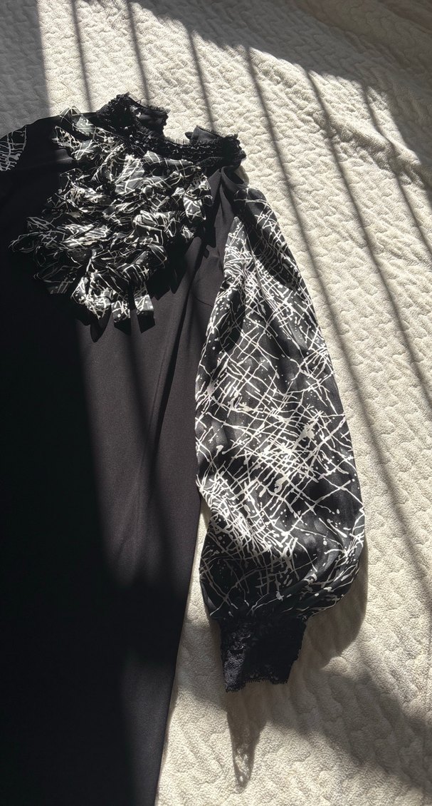 Desenli Siyah Uzun Kollu Gotik Elbise - Görsel 2