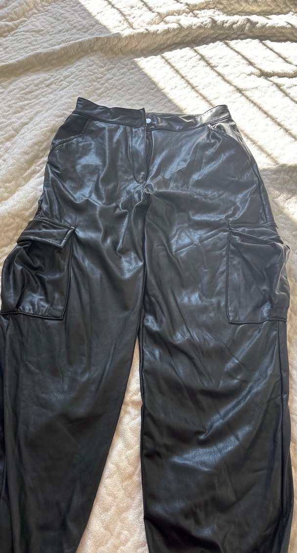 Siyah Deri Bel Detaylı Rahat Kesim Pantolon - Görsel 5