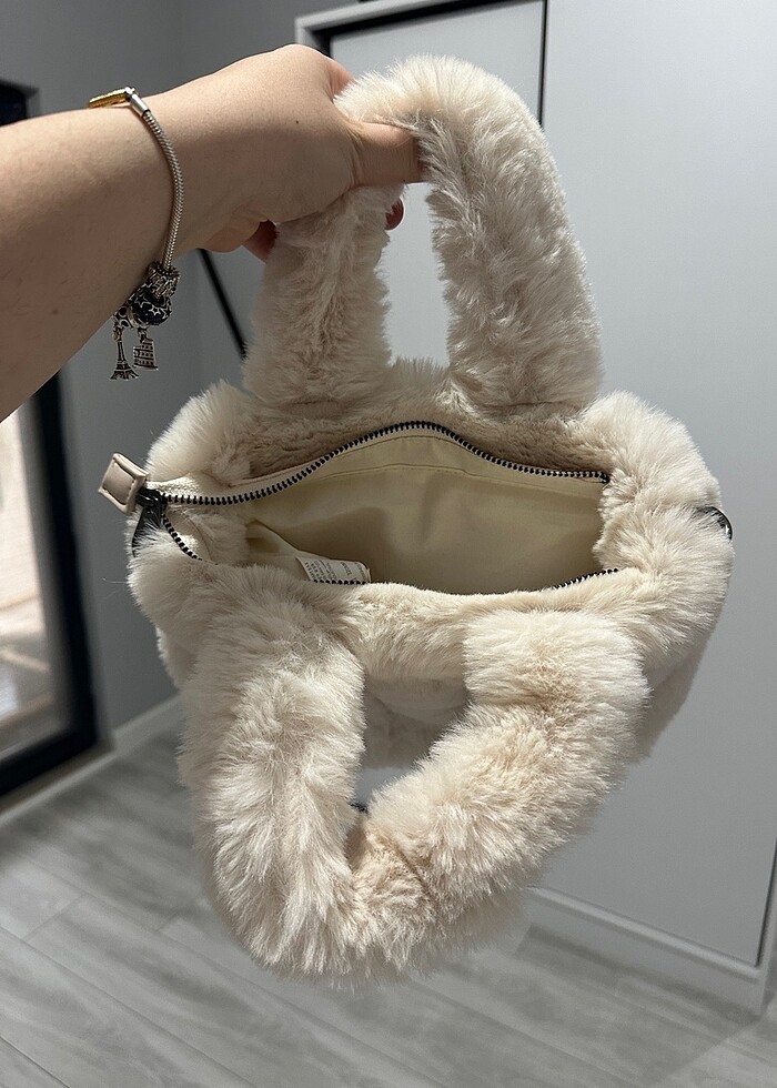 Stradivarius kadın peluş çanta - Görsel 2