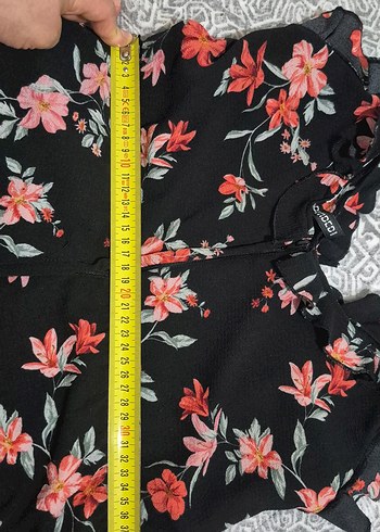 H&M marka çiçekli tulum - Görsel 7