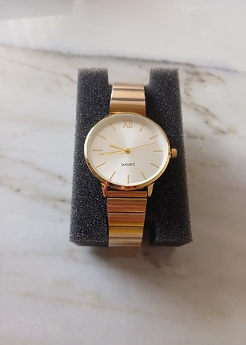 Minimalist Altın Renk Kadın Kol Saati