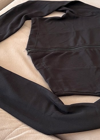 Siyah Yüksek Yakalı Fermuarlı Ceket - Görsel 5