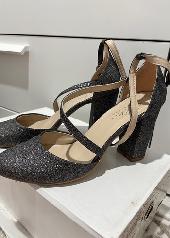 Klasik Siyah Tokalı Topuklu Kadın Ayakkabı - Görsel 6