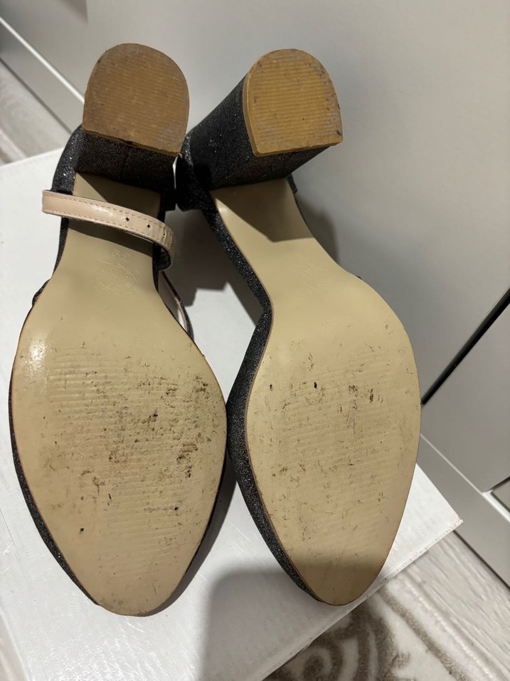 Klasik Siyah Tokalı Topuklu Kadın Ayakkabı - Görsel 4