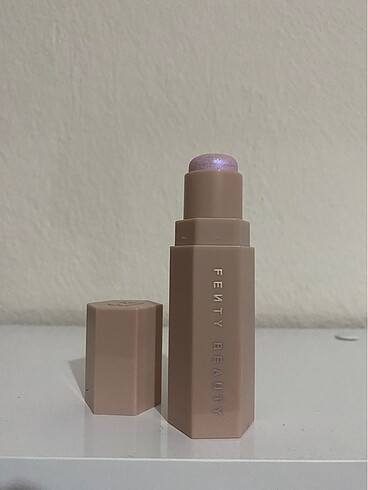 Fenty Beauty Highlighter