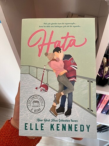 Elle Kennedy Hata