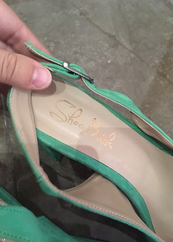 Yeşil Süet Tokalı Kadın Topuklu Ayakkabı - Görsel 2