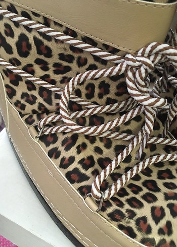 Kürklü Leopar Desenli Dolgu Topuk Kadın Bot - Görsel 4