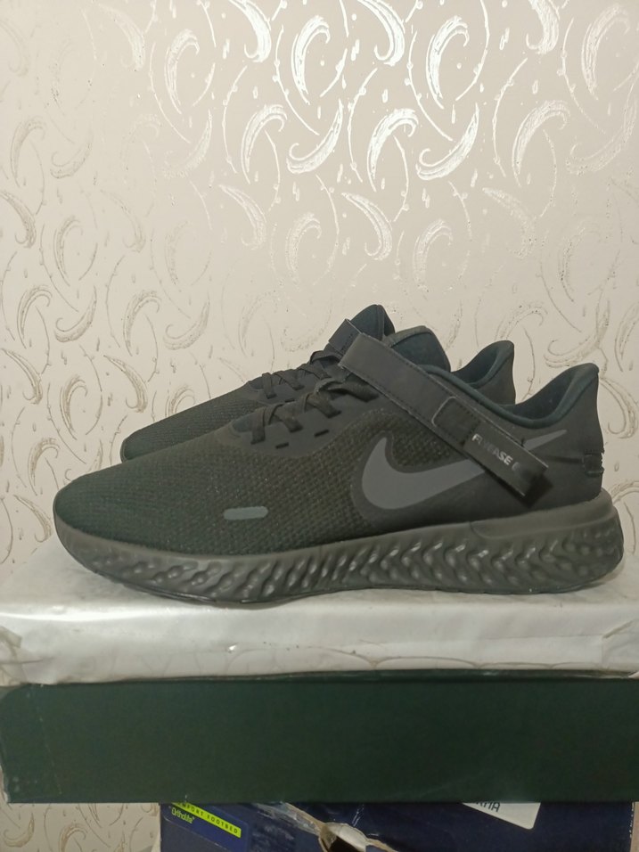 Nike revolution 44.5 - Görsel 4