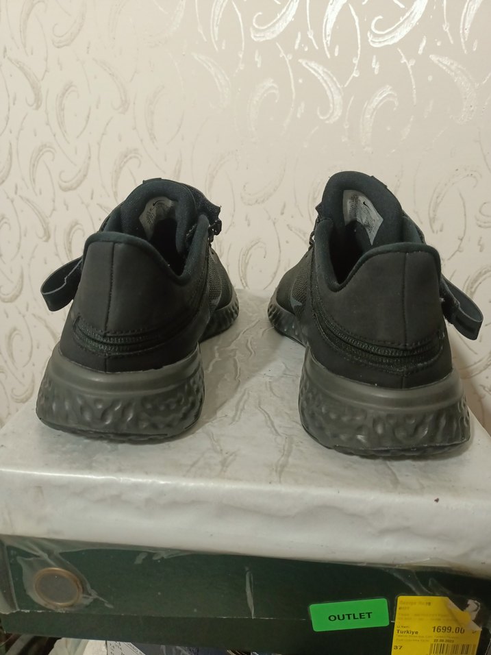Nike revolution 44.5 - Görsel 3