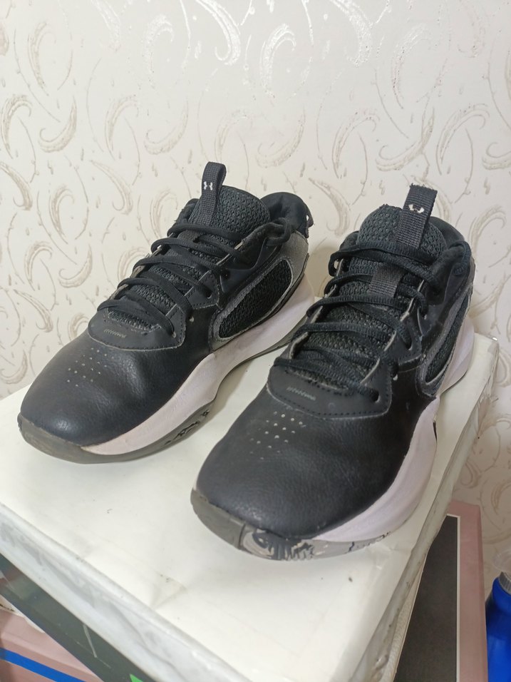 Under Armour Gri Basketbol Ayakkabısı - Görsel 2