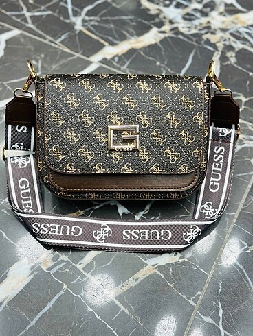 Guess askılı çanta