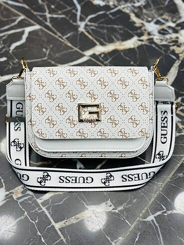 Guess askılı çanta