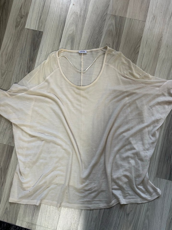 Omuzları tül detaylı krem salaş blüz - Görsel 2