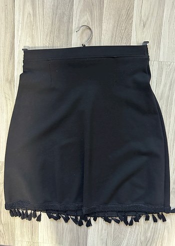 Püsküllü Siyah Mini Etek - Görsel 2