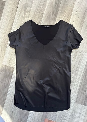 Siyah V Yaka Kadın deri blüz - Görsel 2