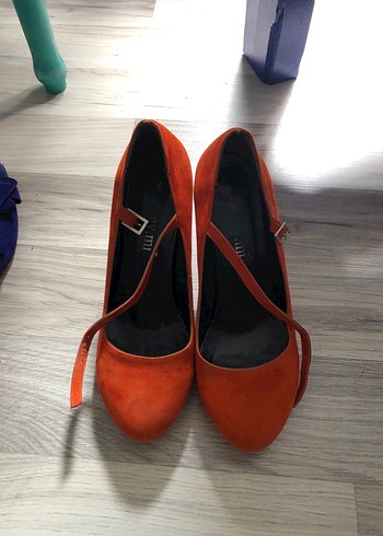38 Beden Turuncu Süet Stiletto Tokalı Kadın Topuklu Ayakkabı
