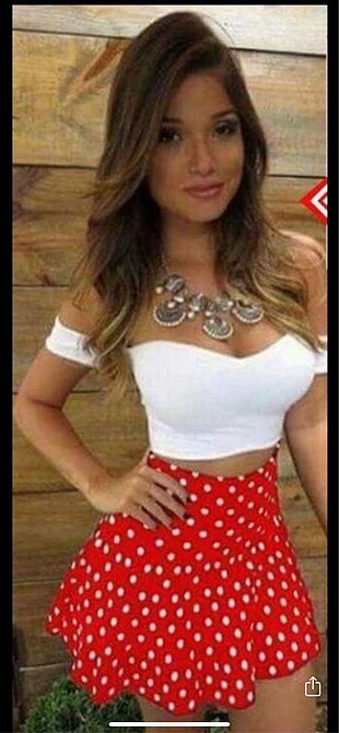 Kırmızı ve siyah renk seçeneği ile ikili mini takım