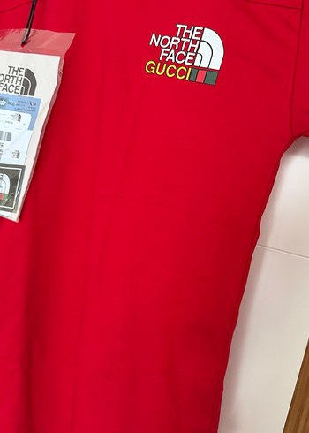 The North Face x Gucci Kırmızı Oversize Tişört - Görsel 2