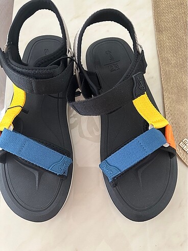 Pull&Bear sandalet