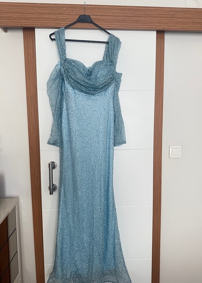 Mavi ışıltılı abiye - Görsel 3