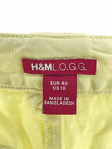 40 Beden sarı Renk H&M Mini Şort %70 İndirimli.