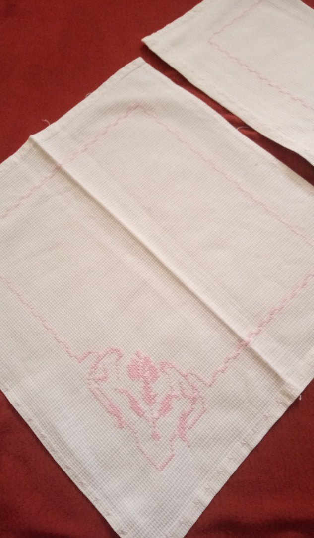 Nakışlı Beyaz Pastel Masa Örtüsü Takımı - Görsel 2