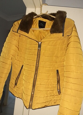 ZARA MONT