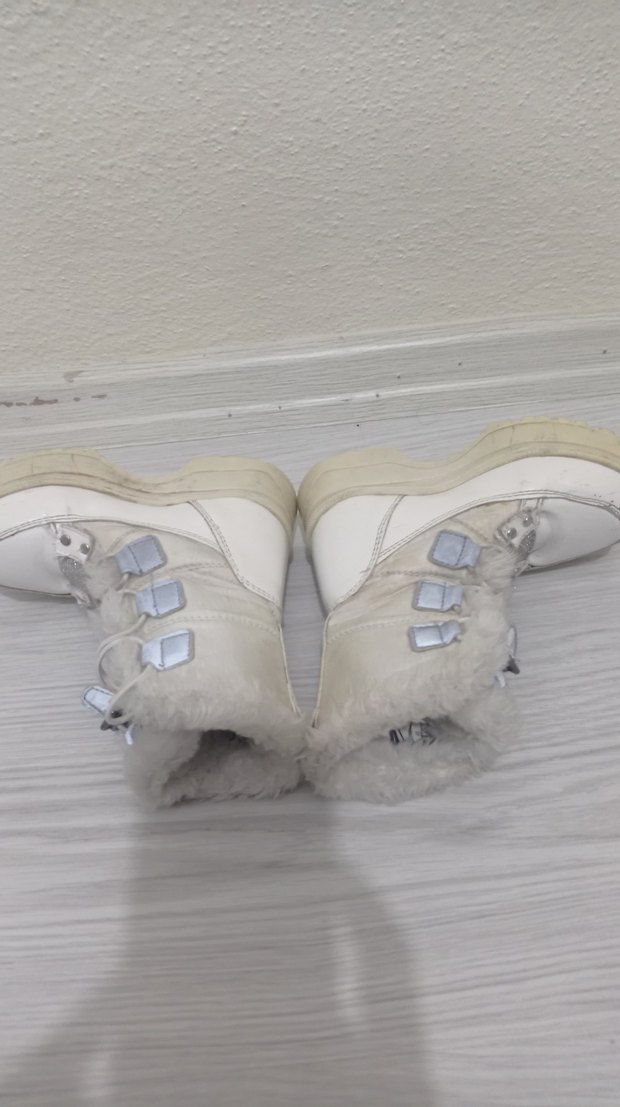 Kız Çocuk Gri Beyaz Kürklü Spor Bot - Görsel 2