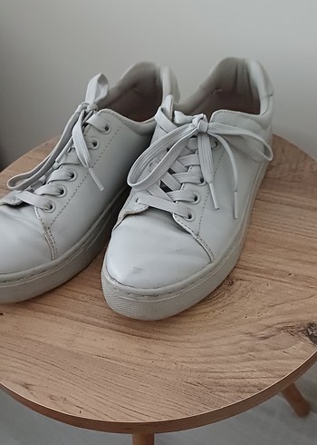 Beyaz Minimalist Kadın Spor Ayakkabı - Görsel 2