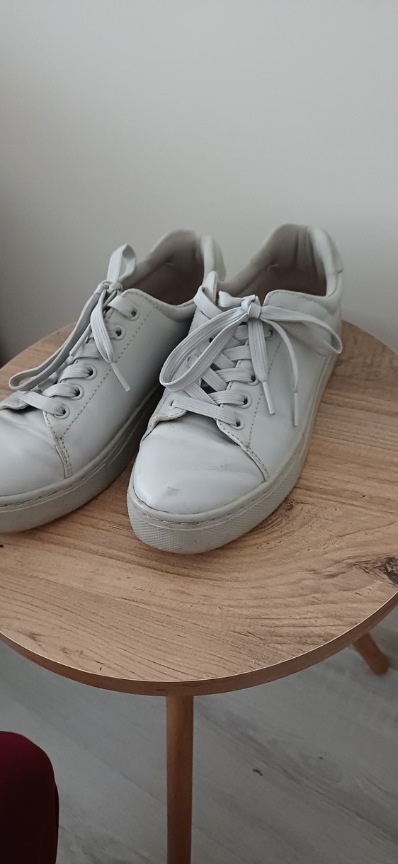 Beyaz Minimalist Kadın Spor Ayakkabı - Görsel 2