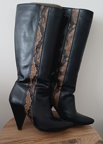 Yılan Desenli  Diz Boyu Deri Çizme - Görsel 3