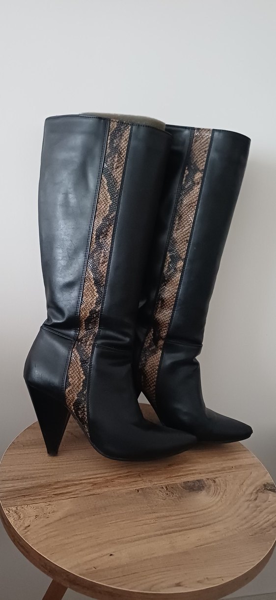 Yılan Desenli  Diz Boyu Deri Çizme - Görsel 3