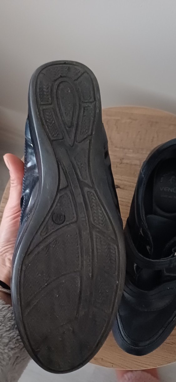 Siyah Kadın Dolgu Topuklu Klasik Ayakkabı - Görsel 4