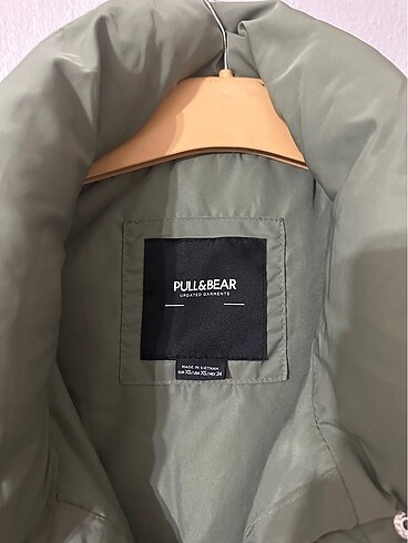 Pull and Bear Haki crop şişme mont