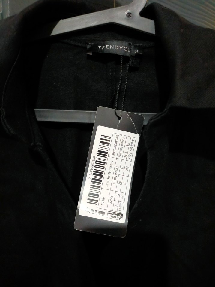 Düğmeli Siyah Keten Bluz - Görsel 3