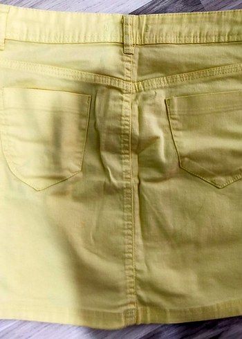 Düğmeli Sarı Mini Etek - Görsel 2