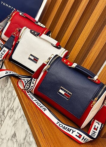 Tommy Hilfiger Lacivert Tommy Hilfiger kol ve omuz çantası 