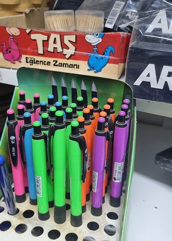 Renkli Taş Eğlence Zamanı Tükenmez Kalemler