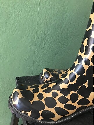 39 Beden Nine West içi kalın yağmur çizmesi